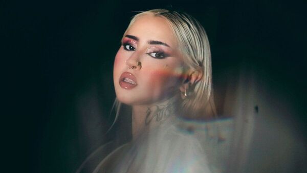 La cantante paraguaya Chels lanzó "Aurora"