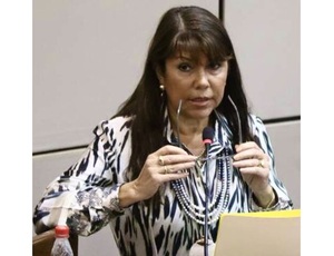 Diputada presenta libelo acusatorio contra Defensor del Pueblo