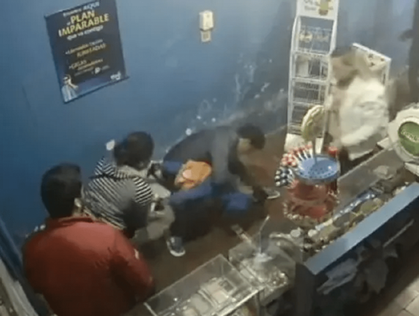 Bombero salvó la vida a un niño que se estaba ahogando tras atragantarse · Radio Monumental 1080 AM