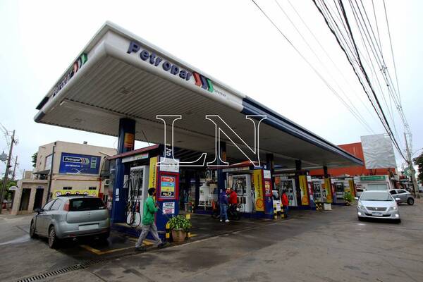Diario HOY | Petropar anuncia reducción del precio de la nafta 88 octanos y del gas