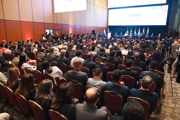 Expo Capasu: Piden más esfuerzo en combatir al contrabando  - Economía - ABC Color