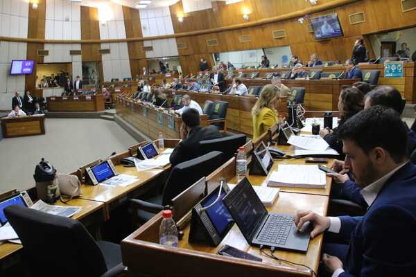 Duras críticas al ministro de Justicia en sesión de Diputados - ADN Digital