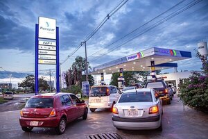 Ínfima reducción en el precio de la nafta 88 y el gas desde el viernes en Petropar - trece