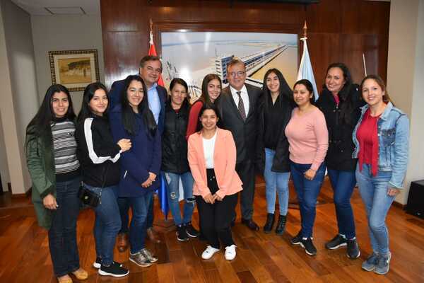 Mujeres jefas de hogar accederán a terreno para construir casa propia en Ayolas - El Trueno