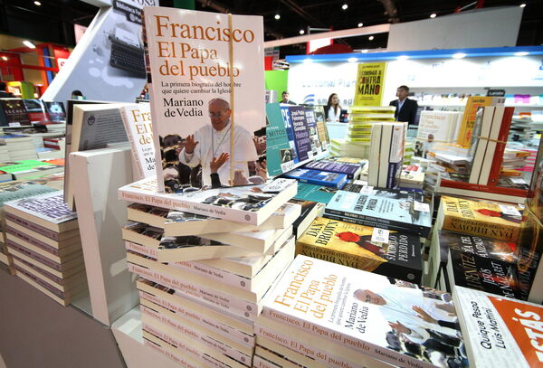 La lucha por los DD.HH. sobrevolará la Feria del Libro de Buenos Aires en 2023 - MarketData