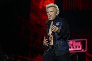 Billy Idol llegó a Paraguay y presenta mañana su grito rebelde en el Jockey Club - Música - ABC Color