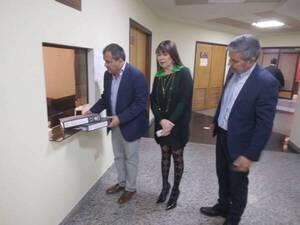 Crónica / Diputados piden la cabeza del Defensor del Pueblo: lo quieren llevar a juicio