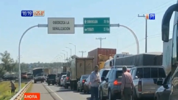 Arroyos y Esteros: Manifestantes cierran ruta como medida de fuerza | Noticias Paraguay