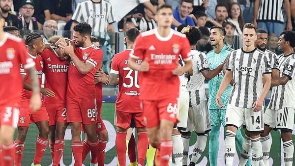 El Benfica echa leña al fuego en Turín