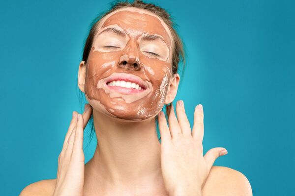 Todo lo que la mascarilla de café y leche puede hacer en tu rostro