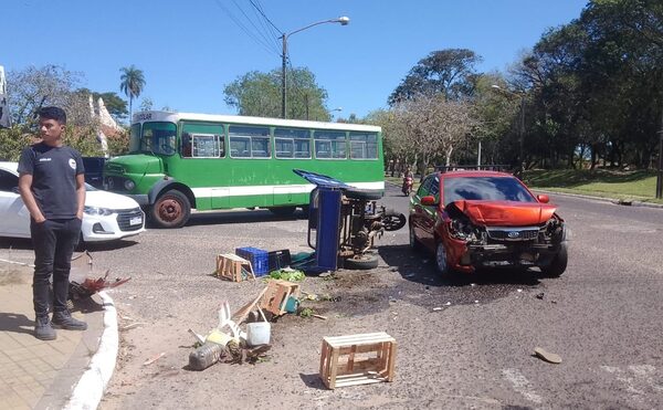 Tras grave choque, accidentados en Ayolas fueron trasladados a Asunción - Megacadena — Últimas Noticias de Paraguay