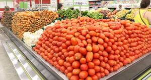 La Nación / De no frenarse el contrabando, supermercados podrían dejar de vender tomates por falta de garantías