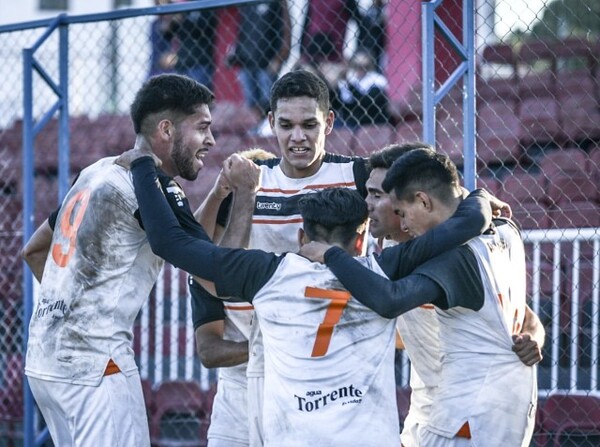 Miércoles de fútbol en la Primera B - APF