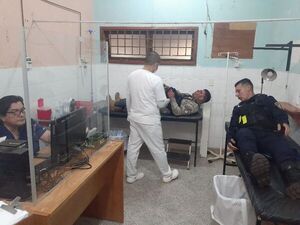 Cuatro policías heridos tras enfrentamiento con camioneros en Itá - Policiales - ABC Color