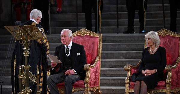 La Nación / Polémica de Carlos III: empleados recibieron avisos de despido mientras él realizaba una ceremonia