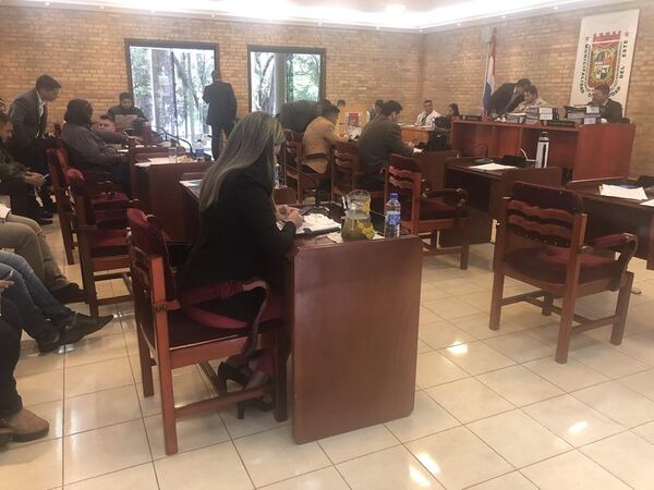 Junta de CDE aprueba convocatoria para obras en escuelas por G. 6.624 millones - ABC en el Este - ABC Color