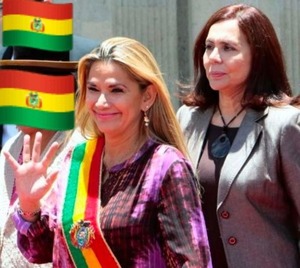 Un juez boliviano ratifica la ampliación de la detención preventiva de Áñez