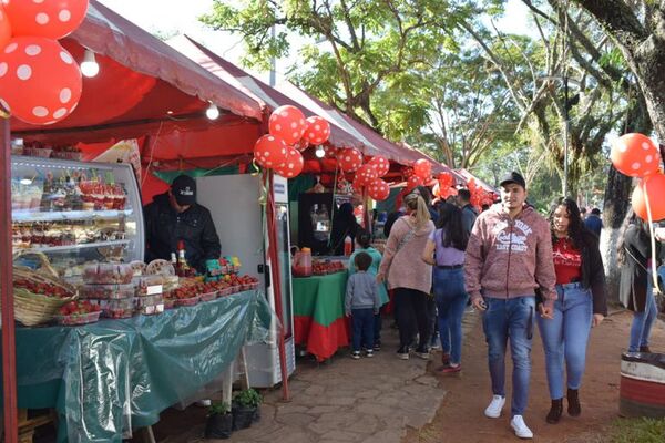 Areguá: últimas semanas de la Expo Frutilla 2022 - Economía - ABC Color