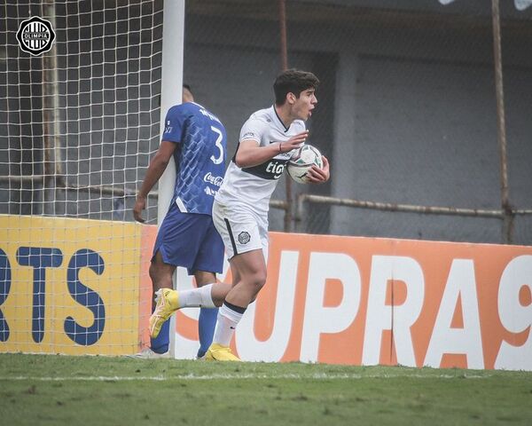 Olimpia quedó solo en la cima de la Reserva - Fútbol - ABC Color