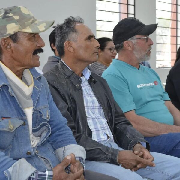 Rubro lechero recibe créditos en Loma Plata - Noticias del Chaco - ABC Color