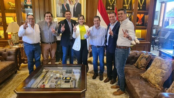 Abandonan el oficialismo y se suman a Honor Colorado - ADN Digital