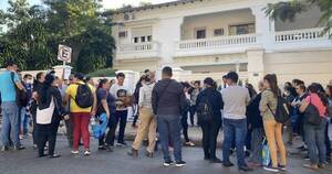 La Nación / Trabajadores de la empresa Potî volvieron a manifestarse por la falta de pago de salarios