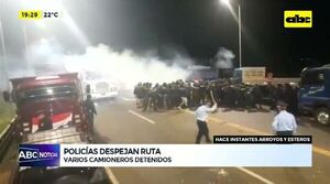 Camioneros amenazan al Gobierno con sitiar Asunción si no baja  combustible - Economía - ABC Color
