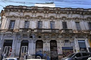 Asunción: hermosos edificios históricos ahora “espantan” en el microcentro - Nacionales - ABC Color