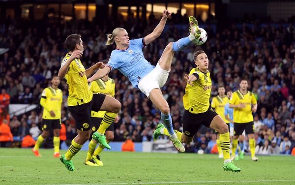 Haaland rescata al City y Messi al PSG en la Champions League - Fútbol - ABC Color