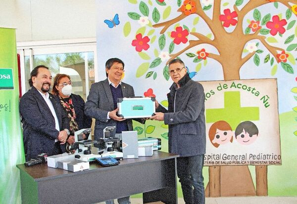 Coop. Medalla realizó donación a hospital - Empresariales - ABC Color