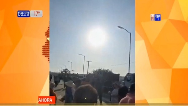 ¡Al extremo! Camioneros cierran por 8 horas la ruta PY03 en Arroyos y Esteros | Noticias Paraguay