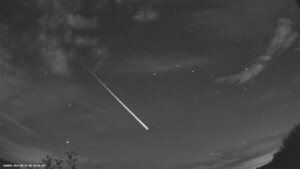 Diario HOY | ¿Meteoro o basura espacial?: Captan una bola de fuego (VIDEOS)