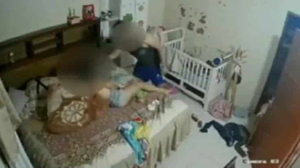 Caso de maltrato: Buscan a hombre que maltrató a su expareja frente a su hijo en Luque