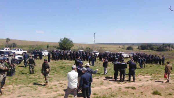 Gran despliegue fiscal-policial hasta propiedad ocupada en Itapúa