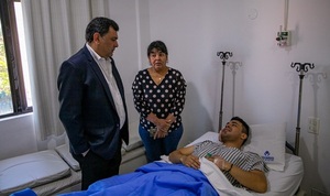 Ministro de Justicia visitó a guardia cárceles heridos durante intento de fuga en Concepción
