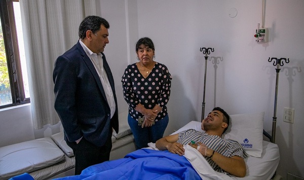 Ministro de Justicia visitó a guardia cárceles heridos durante intento de fuga en Concepción