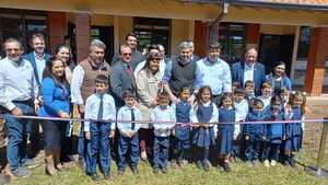 Escuelas de Itapúa tienen aulas nuevas y equipos informáticos - .::Agencia IP::.
