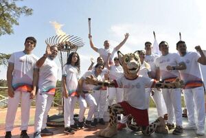 La llama olímpica de Odesur encendió el entusiasmo por el deporte en Ciudad del Este - Deportes - ABC Color