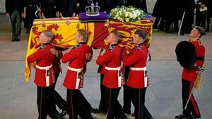 Rusia considera "inmoral" no invitarle al entierro de Isabel II