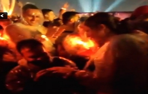 Paraguayo propuso matrimonio a su novia en concierto de Coldplay | Noticias Paraguay