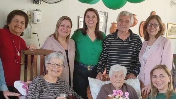 Profesora de Villarrica festejó sus 103 años de vida