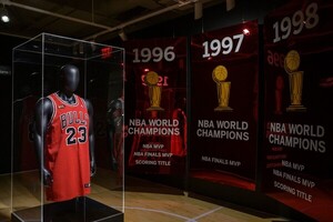 Diario HOY | Subastan camiseta de Michael Jordan en cifra récord