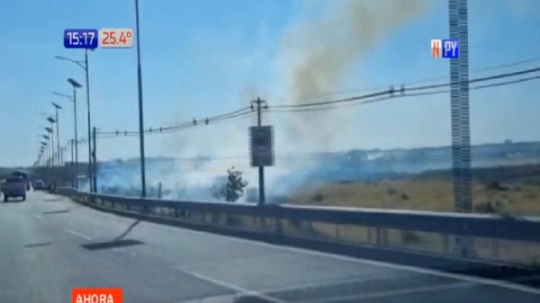 Reportan incendio en zona del Aeropuerto Silvio Pettirossi | Noticias Paraguay