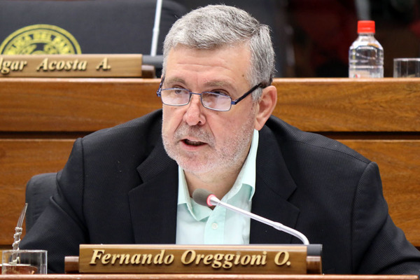 Ciudadanía debe estar atenta a intereses que se debate en Diputados, dice Oreggioni