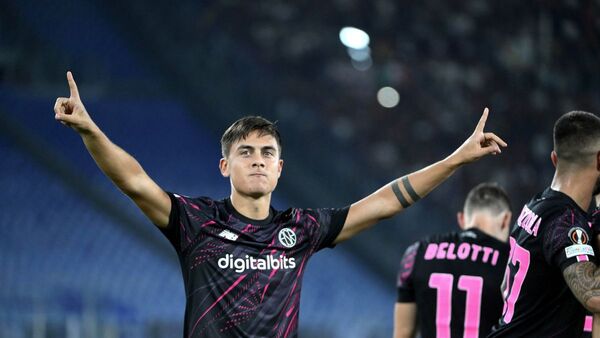 Dybala impulsa a la Roma en el Olímpico