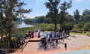 Apático encendido de llama olímpica en CDE