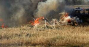 La Nación / Reportan incendio de pastizal de grandes proporciones en zona del aeropuerto Silvio Pettirossi