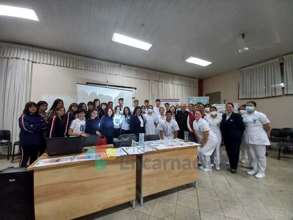Presentan proyecto educativo y habilitan puesto de vacunación en el CREE