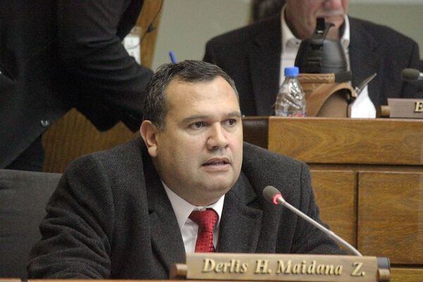 Tras acuerdo, retirarán denuncia contra diputado Derlis Maidana - Política - ABC Color