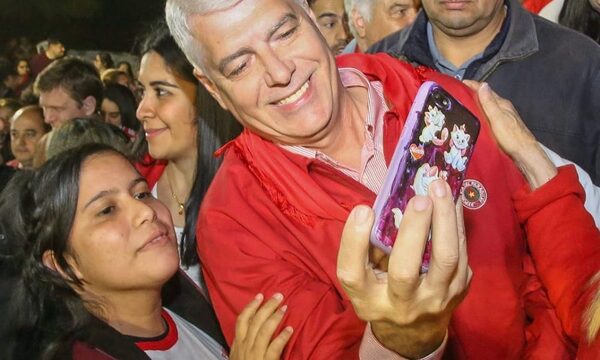 Arnoldo Wiens llega a Minga Guazú e inicia en O’leary su gira por el Este